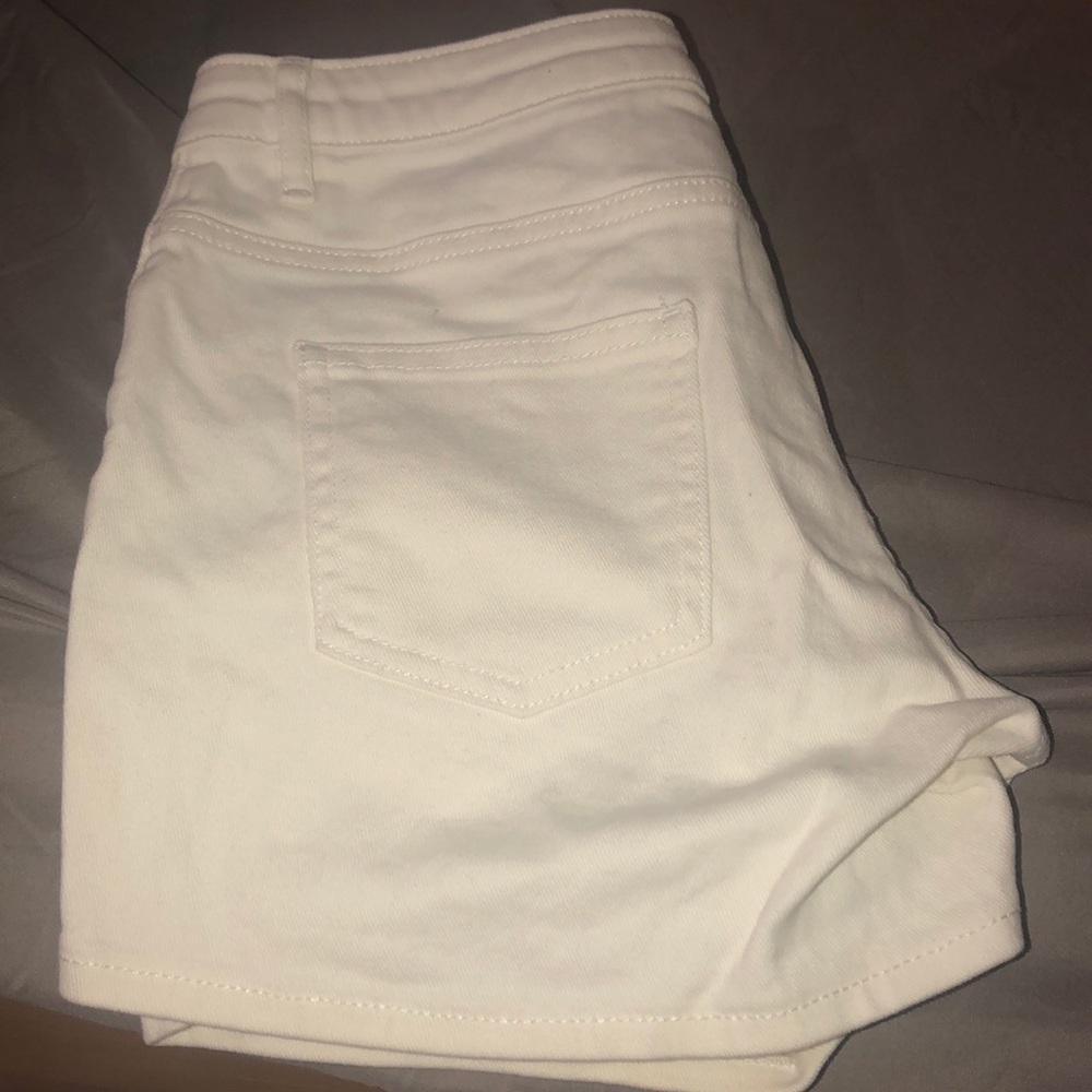 basic shorts - Picture 2 of 4